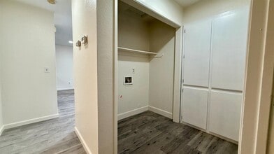 2447 Knowlwood Dr in Hanford, CA - Building Photo - Building Photo