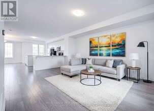 3051 John McKay Blvd in Oakville, ON - Building Photo - Building Photo