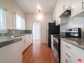 336 S Wilton Pl in Los Angeles, CA - Building Photo - Building Photo