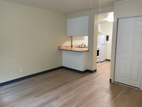 Olive Terrace Apartments in Seattle, WA - Building Photo - Interior Photo