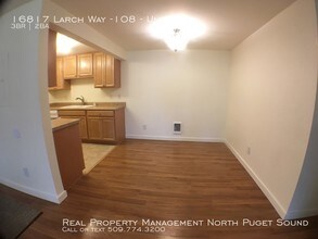 16817 Larch Way-Unit -Unit E in Lynnwood, WA - Building Photo - Building Photo