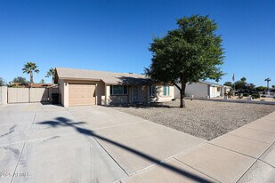 7208 W Vogel Ave in Peoria, AZ - Building Photo