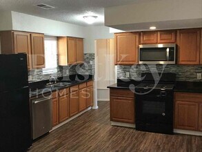 5210 Greylog Dr in Houston, TX - Building Photo - Building Photo