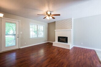 155 Sunny Ln in Villa Rica, GA - Foto de edificio - Building Photo