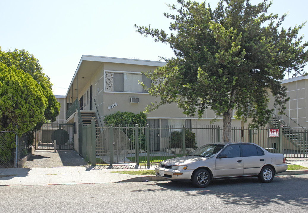 1332 Gordon Street in Los Angeles, CA - Foto de edificio