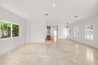 5785 Alton Rd in Miami Beach, FL - Building Photo - Building Photo