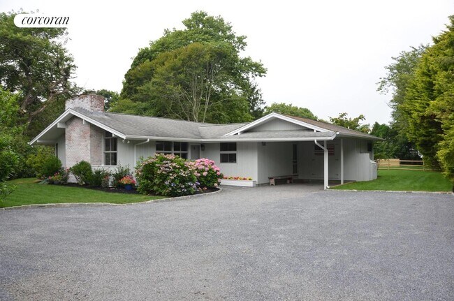 350 Bluff Rd in Amagansett, NY - Building Photo - Building Photo