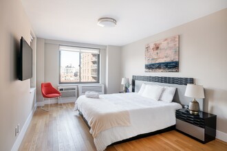 784 Columbus Ave in New York, NY - Building Photo - Building Photo