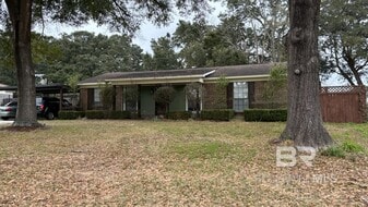 8070 Kimberlin Dr S in Mobile, AL - Building Photo