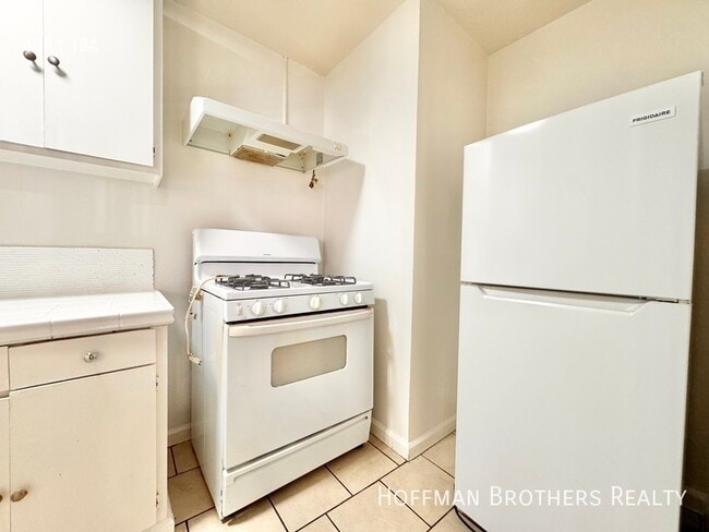 739 Normandie Ave in Los Angeles, CA - Building Photo - Building Photo