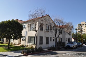 1157 N Maryland Ave in Glendale, CA - Foto de edificio - Building Photo