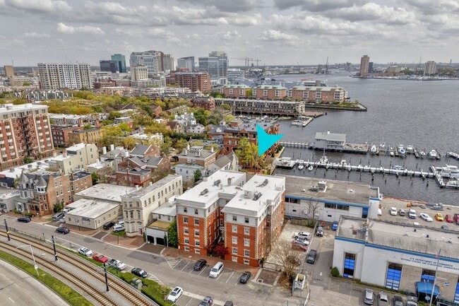 429 W York St in Norfolk, VA - Building Photo - Building Photo