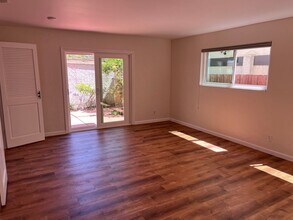 7711 W 82nd St in Los Angeles, CA - Building Photo - Building Photo