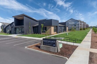 Northplace Apartment Homes in Salem, OR - Foto de edificio - Building Photo