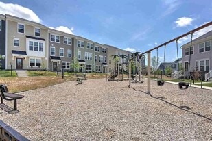 521 Caddy Aly in Charlottesville, VA - Building Photo