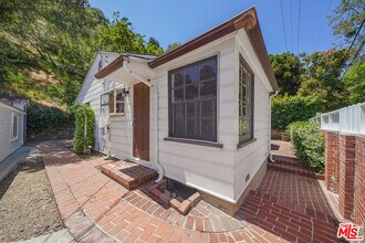 881 N Beverly Glen Blvd in Los Angeles, CA - Building Photo - Building Photo