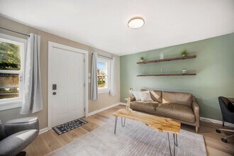 417 6th St NW in Grand Rapids, MI - Foto de edificio - Building Photo