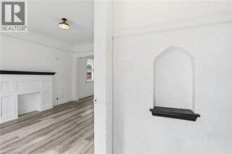 105 Longwood Rd N in Hamilton, ON - Building Photo - Building Photo