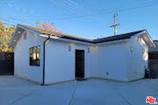 1430 N Brighton St in Burbank, CA - Building Photo
