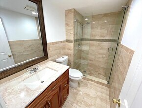 7901 NW 33rd St, Unit 5 in Hollywood, FL - Building Photo - Building Photo