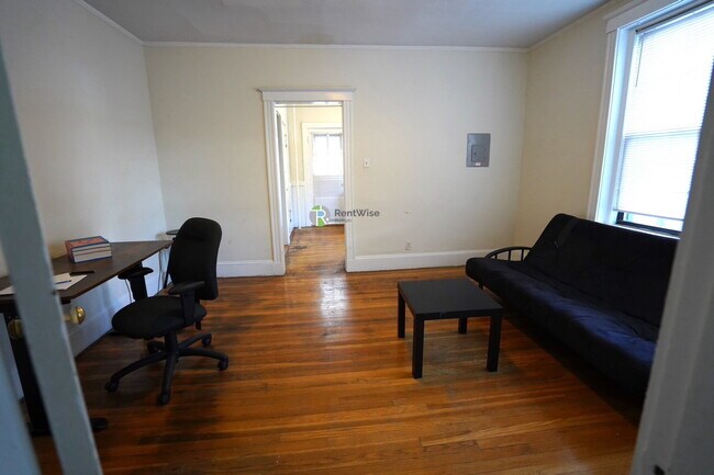 294 Harvard St, Unit 4 in Cambridge, MA - Building Photo - Building Photo