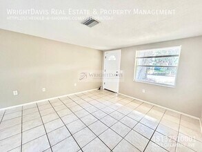 5803 Delaware Ave in New Port Richey, FL - Foto de edificio - Building Photo