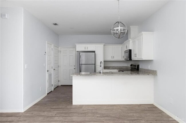 304 S Retama Ln, Unit 2 in Weslaco, TX - Foto de edificio - Building Photo