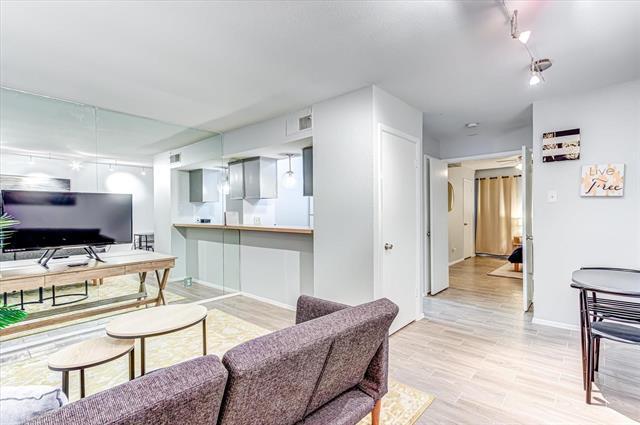 property at 1810 N Garrett Ave