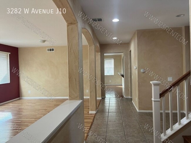 3282 W Ave J 10 in Lancaster, CA - Building Photo - Building Photo