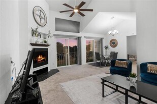 677 Cimarron Trail in Irving, TX - Building Photo