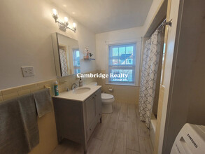 90A Dexter Ave, Unit Top in Watertown, MA - Foto de edificio - Building Photo