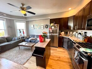 180 Hillside St, Unit 2 in Boston, MA - Building Photo - Building Photo