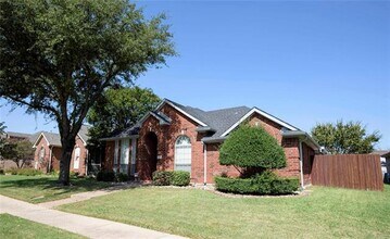 1149 Valley Oaks Dr in Lewisville, TX - Building Photo - Building Photo