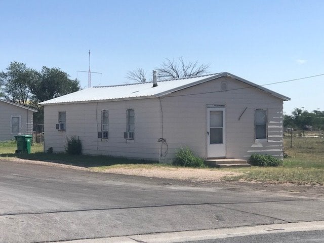 property at 500 E Stanolind Rd