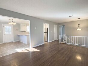 328 Dunbar Cave Rd in Clarksville, TN - Building Photo - Building Photo