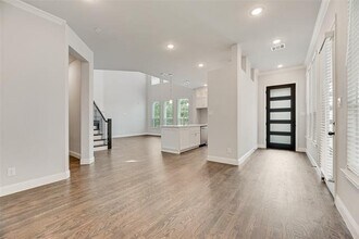 2546 N Collins Blvd in Richardson, TX - Building Photo - Building Photo