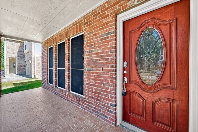 property at 2219 Mountshire Dr