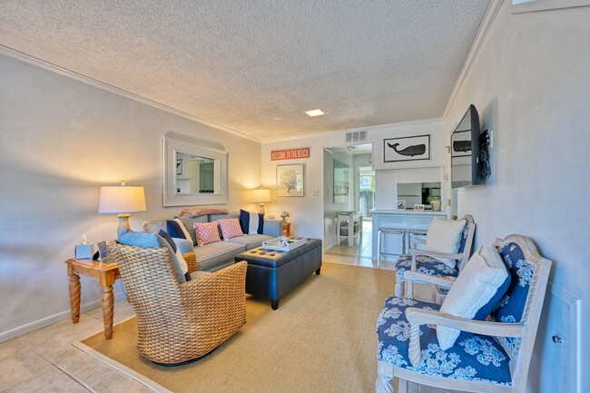 10200 Lakeshore Dr in Myrtle Beach, SC - Building Photo - Building Photo
