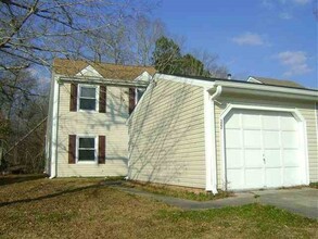 322 Bracken Pl in Jacksonville, NC - Foto de edificio - Building Photo