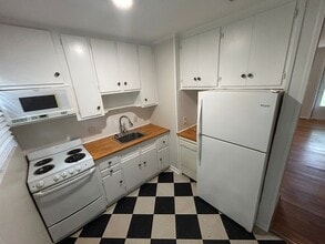 1815 Mimosa Dr in Greensboro, NC - Building Photo - Building Photo