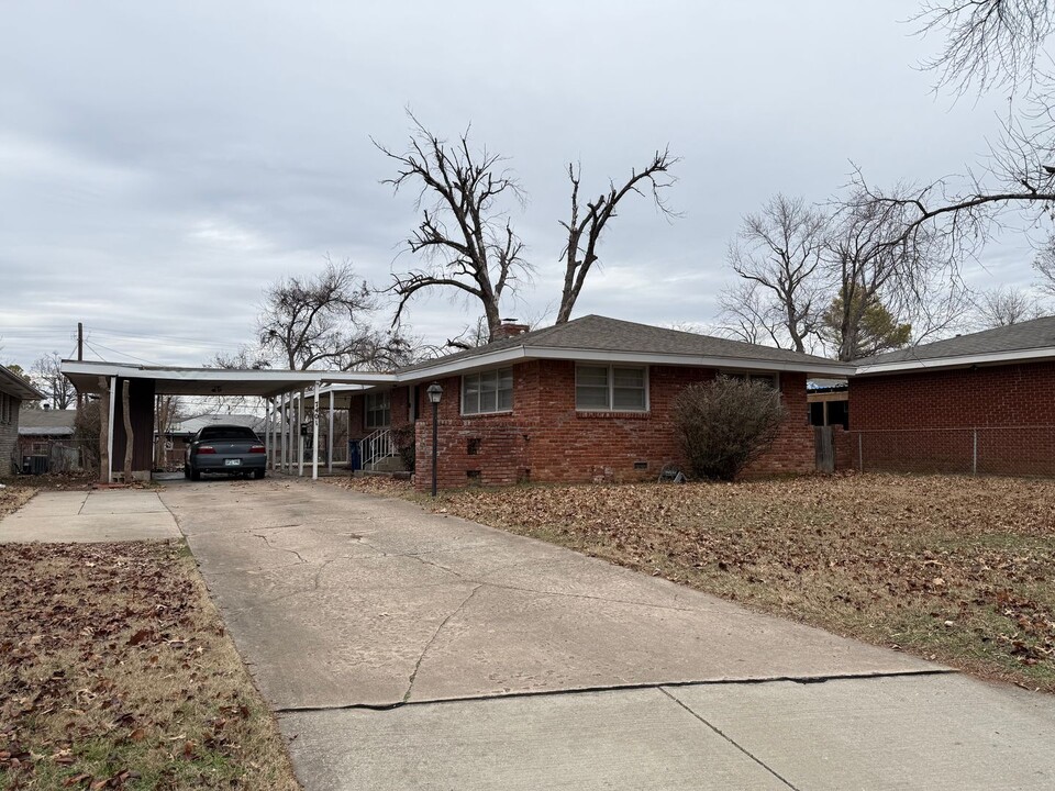 7401 E 21st Pl in Tulsa, OK - Building Photo