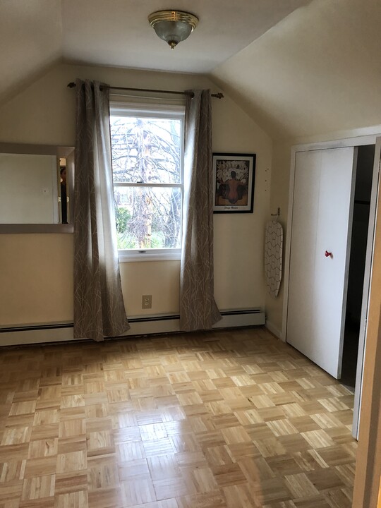 194 E 9th St in Clifton, NJ - Building Photo