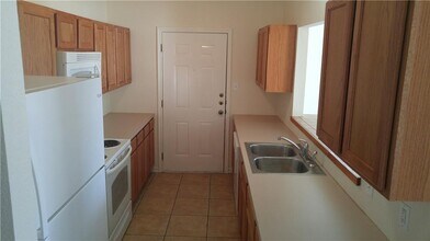 118 Sandstone Dr in Jarrell, TX - Building Photo - Building Photo