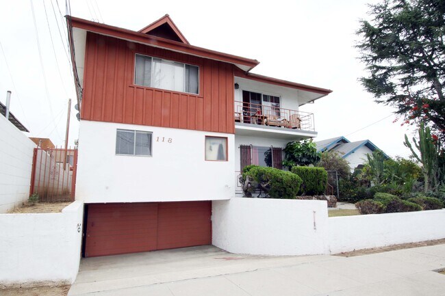 118 E Ivy Ave in Inglewood, CA - Foto de edificio - Building Photo