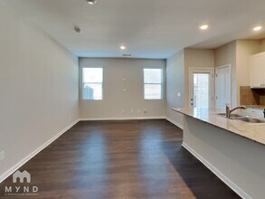 5648 Union Pointe Dr in Union City, GA - Building Photo - Building Photo