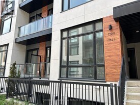 12 David Eyer Rd in Richmond Hill, ON - Building Photo