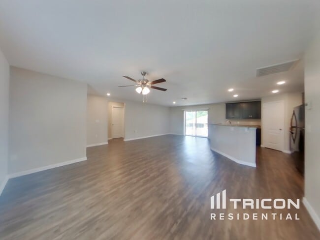 866 N Fairbanks Dr in Deltona, FL - Building Photo - Building Photo