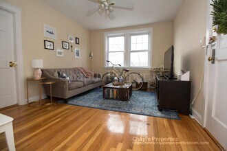 187 Kent St in Brookline, MA - Foto de edificio - Building Photo