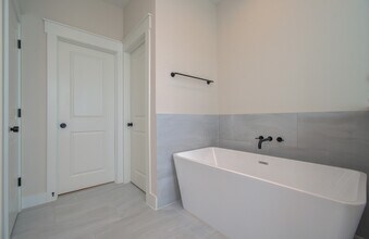 5309 Donovan Gdns Ln in Houston, TX - Building Photo - Building Photo