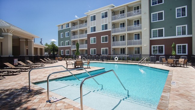 Blue Sky Brandon in Brandon, FL - Foto de edificio - Building Photo